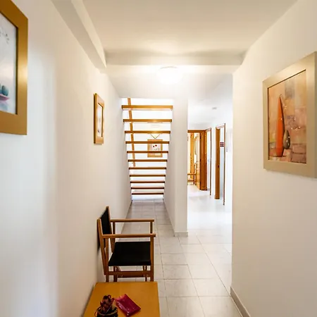 Ponent Villa *