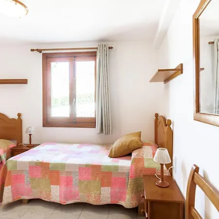 Ponent Villa *